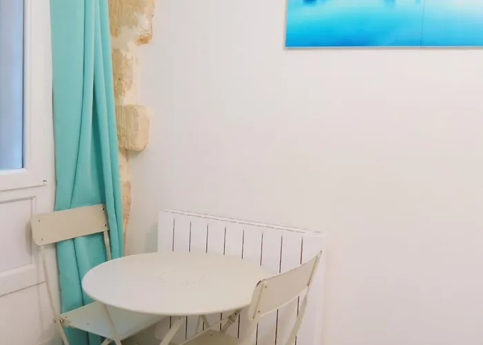 Chic & Modern In Centre Rambuteau Апартаменты Париж